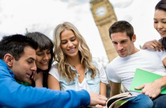 5 Top Benefits of Studying Abroad