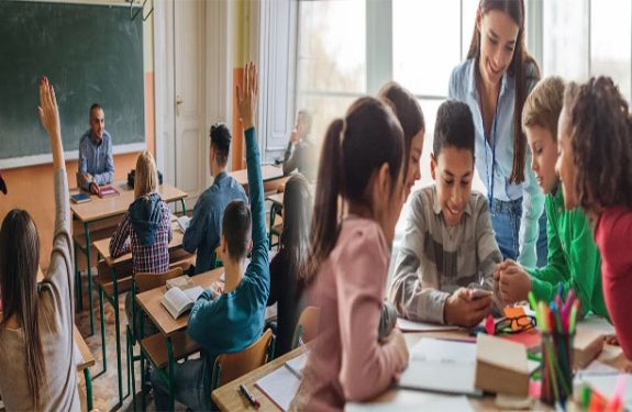 Elementary School Curriculum Development Specialist Positions: A Key Role in Shaping Education